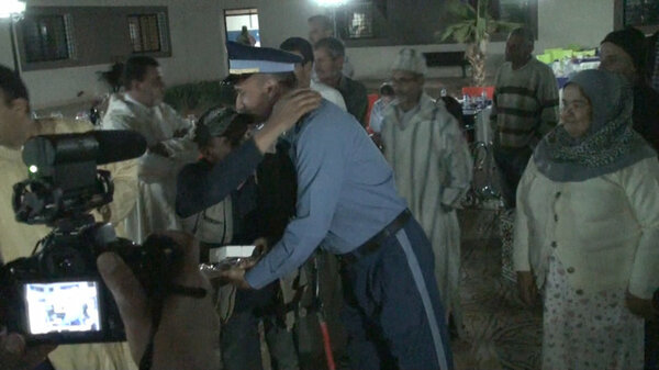 إدارة الجمارك والضرائب غير المباشرة بوجدة تنظم إفطارا بدار العجزة ـ رياض المسنين VIDEOS